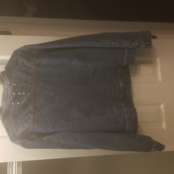Jean Jacket - Picture 2 of 3